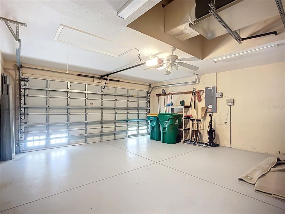 For Rent: $2,400 (3 beds, 2 baths, 2006 Square Feet)
