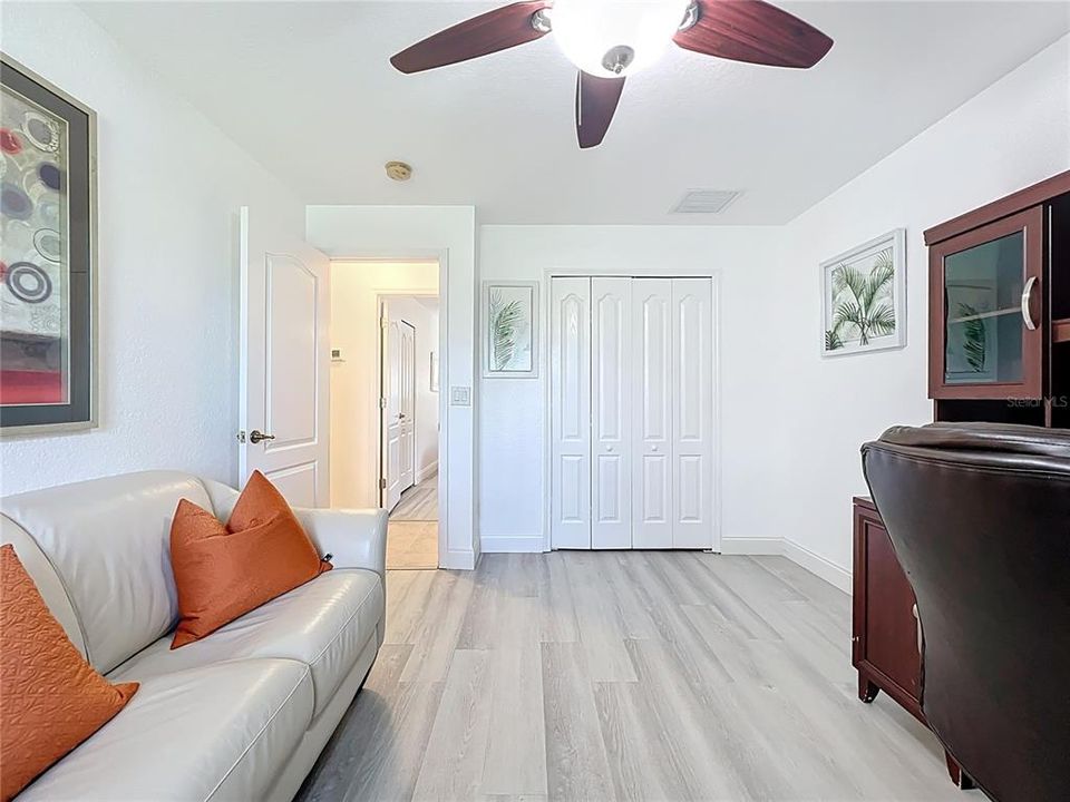 For Rent: $2,400 (3 beds, 2 baths, 2006 Square Feet)