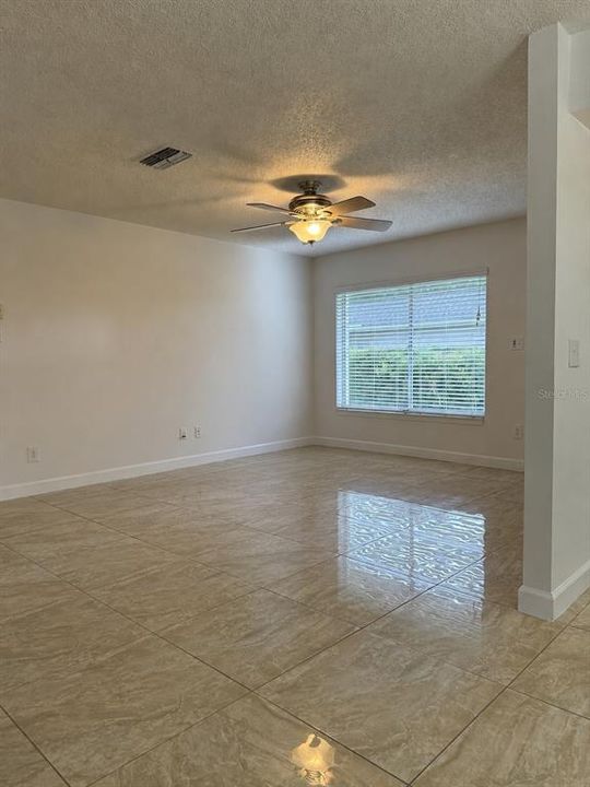 For Sale: $319,900 (2 beds, 2 baths, 1070 Square Feet)