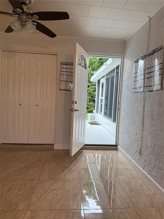 For Sale: $319,900 (2 beds, 2 baths, 1070 Square Feet)