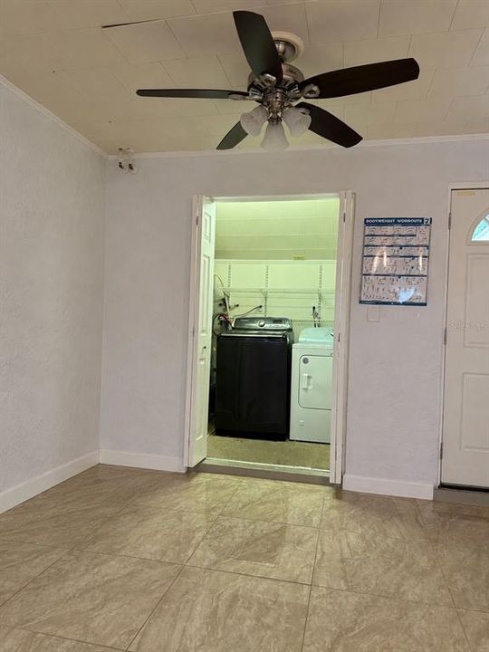 For Sale: $319,900 (2 beds, 2 baths, 1070 Square Feet)