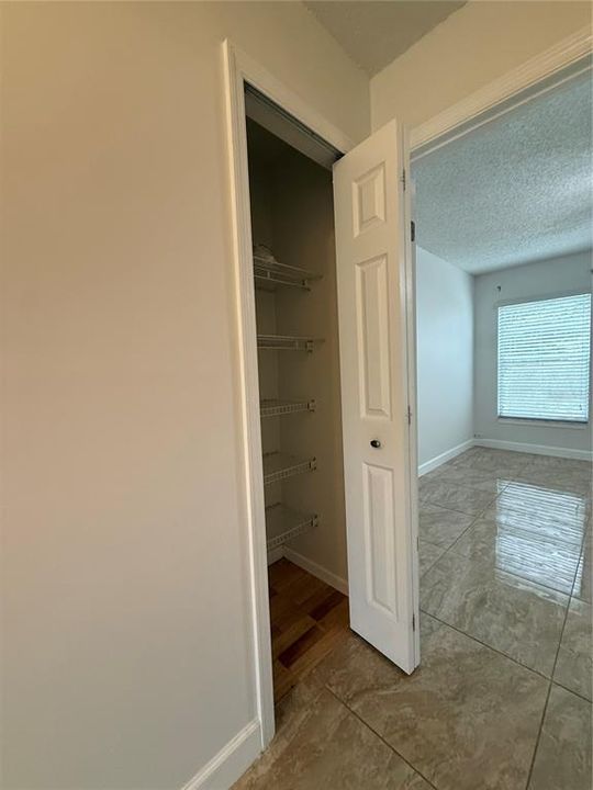 For Sale: $319,900 (2 beds, 2 baths, 1070 Square Feet)