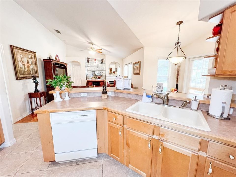 For Sale: $535,000 (4 beds, 3 baths, 2254 Square Feet)