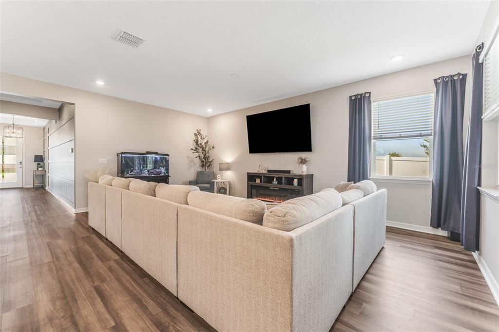 En Venta: $499,000 (4 camas, 3 baños, 2213 Pies cuadrados)