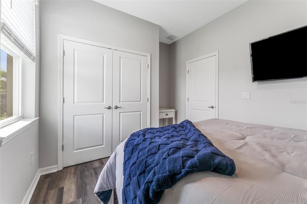En Venta: $499,000 (4 camas, 3 baños, 2213 Pies cuadrados)
