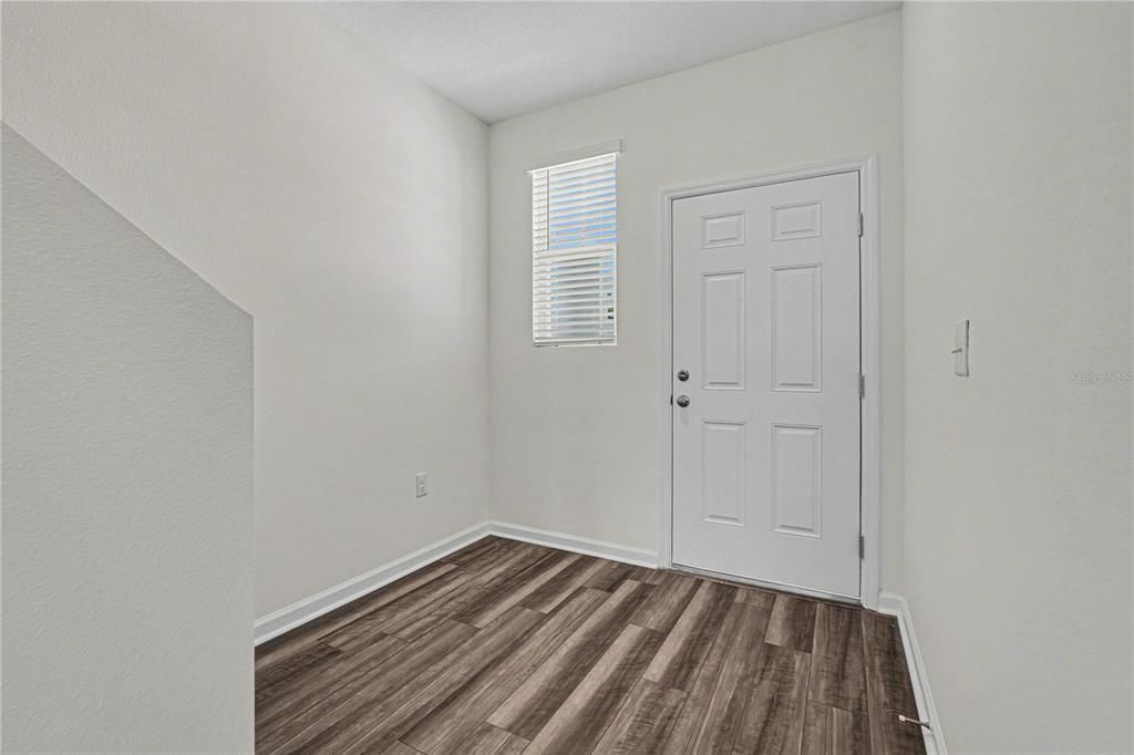 For Rent: $1,520 (3 beds, 2 baths, 1386 Square Feet)