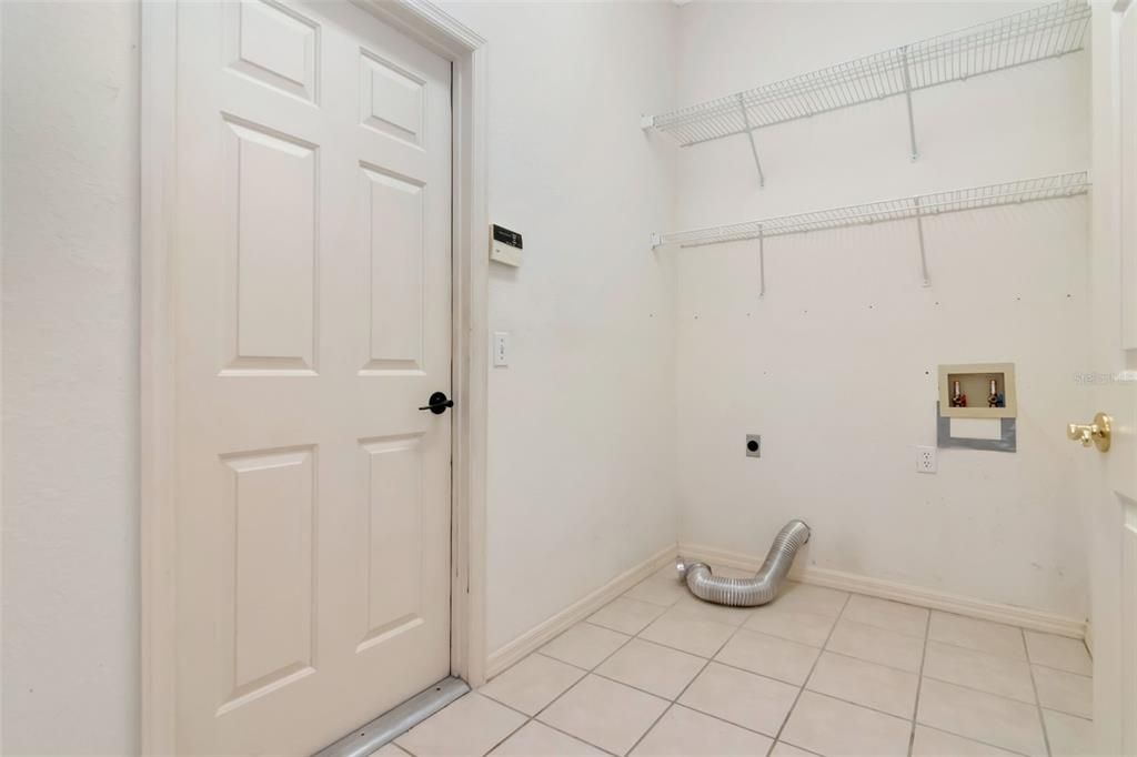For Sale: $400,000 (4 beds, 2 baths, 2365 Square Feet)