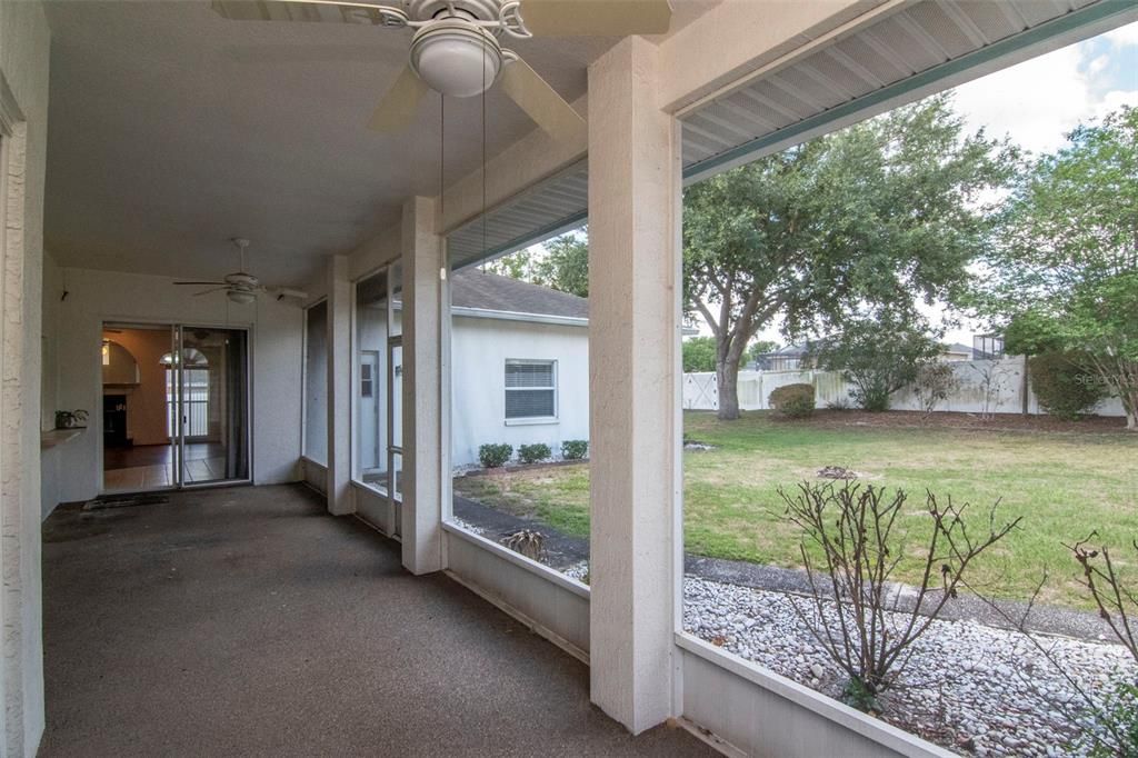 For Sale: $400,000 (4 beds, 2 baths, 2365 Square Feet)