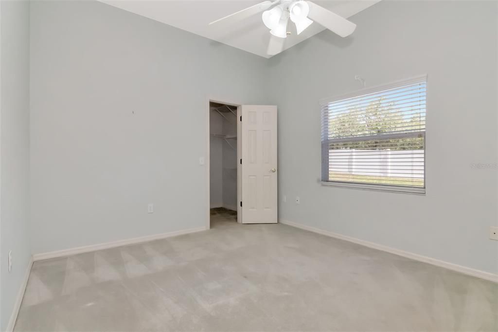 For Sale: $400,000 (4 beds, 2 baths, 2365 Square Feet)