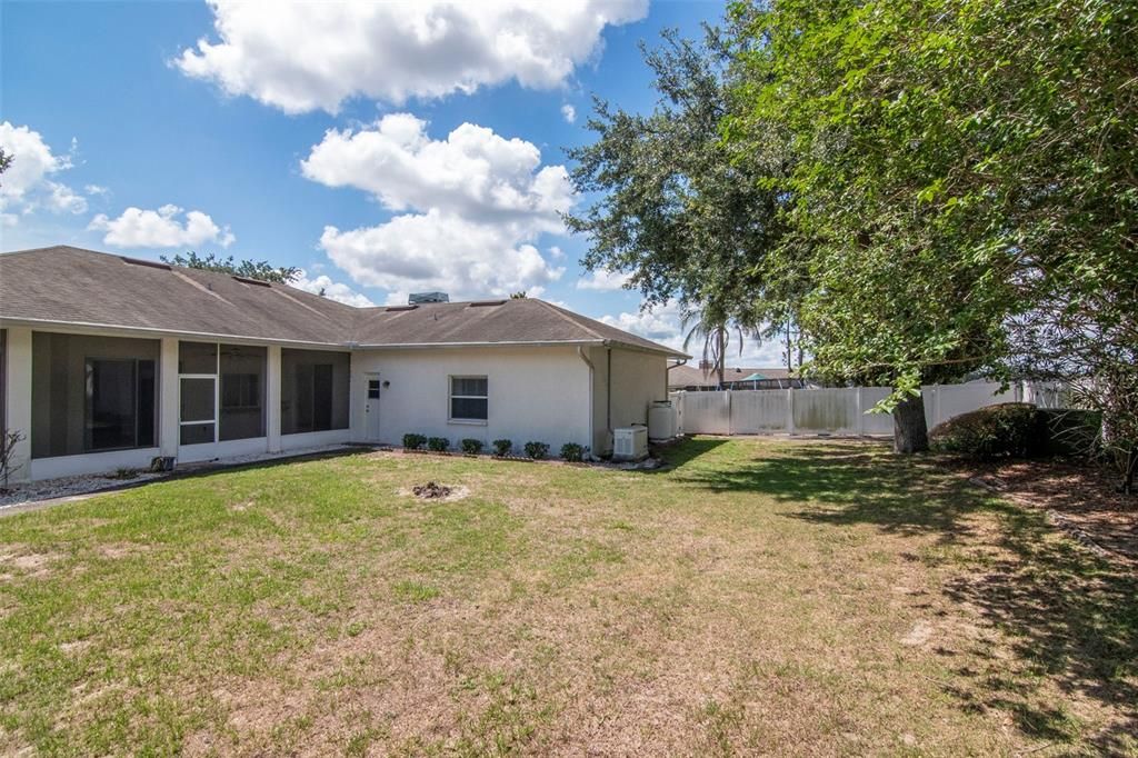 For Sale: $400,000 (4 beds, 2 baths, 2365 Square Feet)
