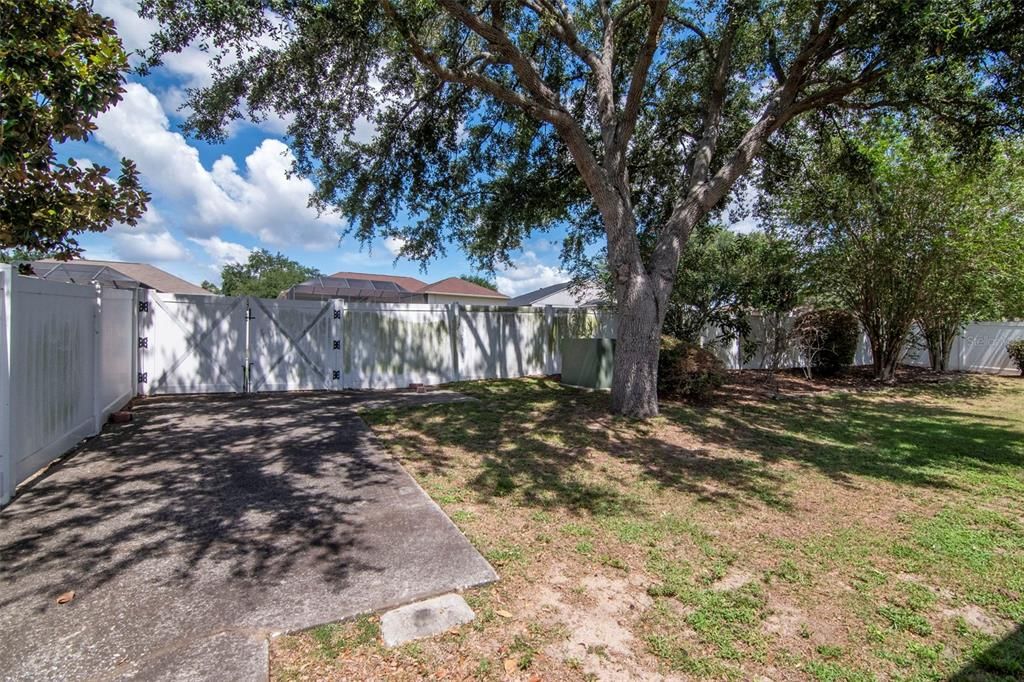 For Sale: $400,000 (4 beds, 2 baths, 2365 Square Feet)