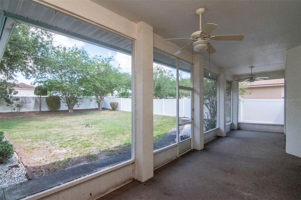 For Sale: $400,000 (4 beds, 2 baths, 2365 Square Feet)
