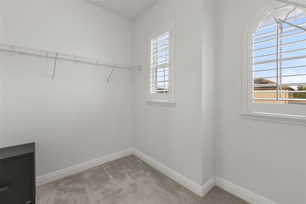 For Rent: $5,900 (4 beds, 3 baths, 3659 Square Feet)