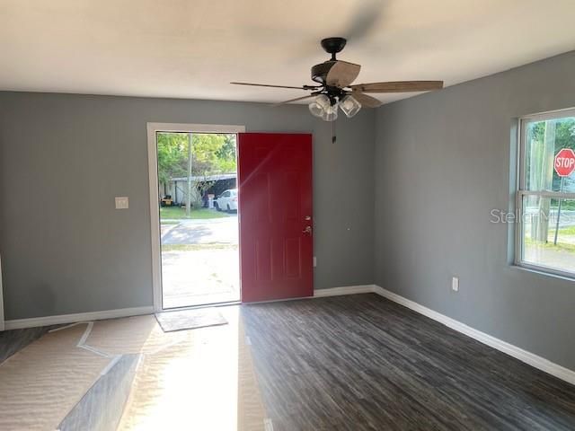 For Rent: $1,450 (3 beds, 1 baths, 1029 Square Feet)
