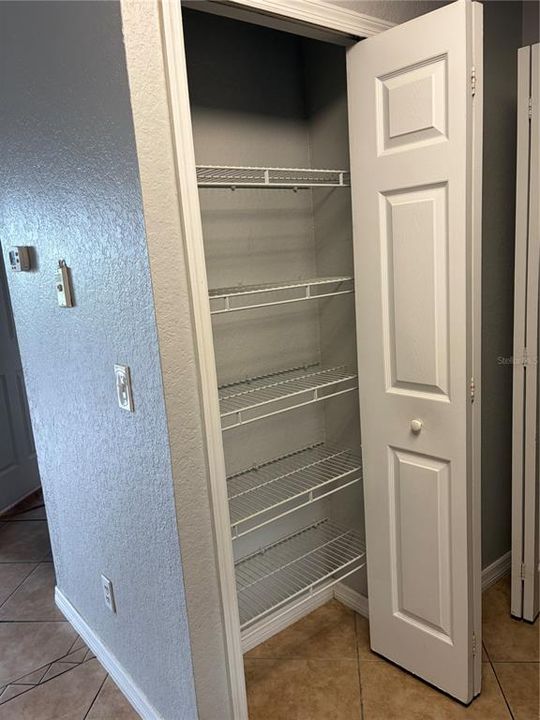 На продажу: $225,000 (2 спален, 2 ванн, 1003 Квадратных фут)