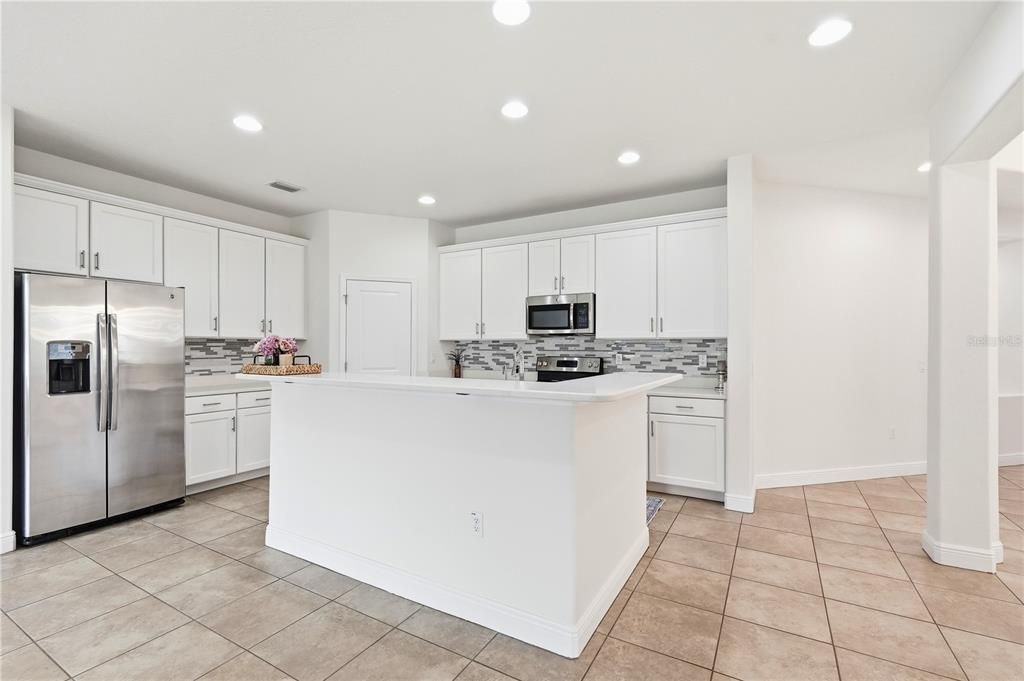 For Sale: $510,000 (3 beds, 3 baths, 2334 Square Feet)