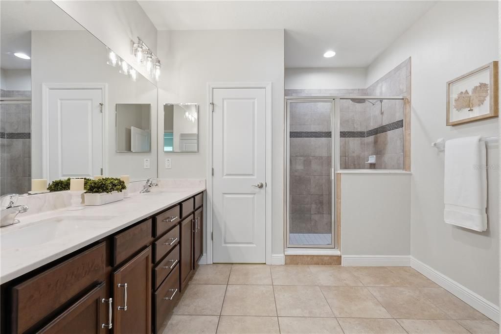 For Sale: $510,000 (3 beds, 3 baths, 2334 Square Feet)