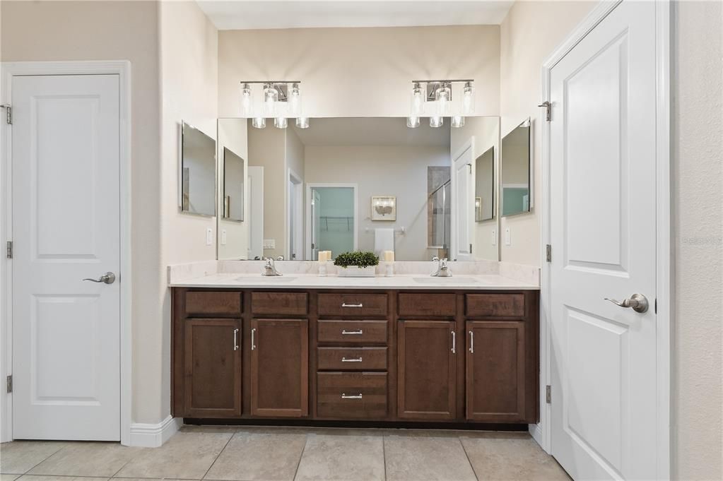 For Sale: $510,000 (3 beds, 3 baths, 2334 Square Feet)