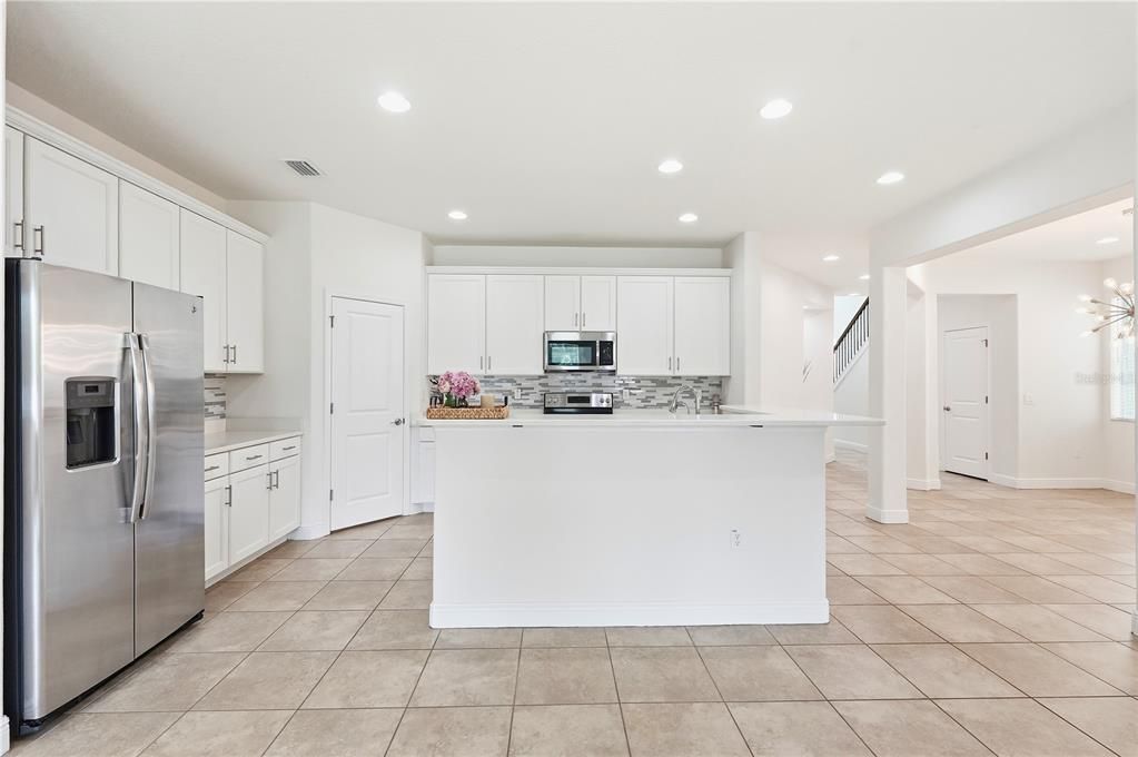 For Sale: $510,000 (3 beds, 3 baths, 2334 Square Feet)