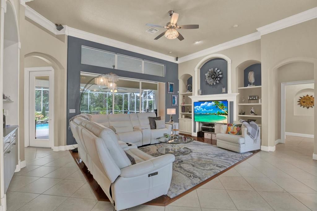 For Sale: $565,000 (3 beds, 3 baths, 2507 Square Feet)