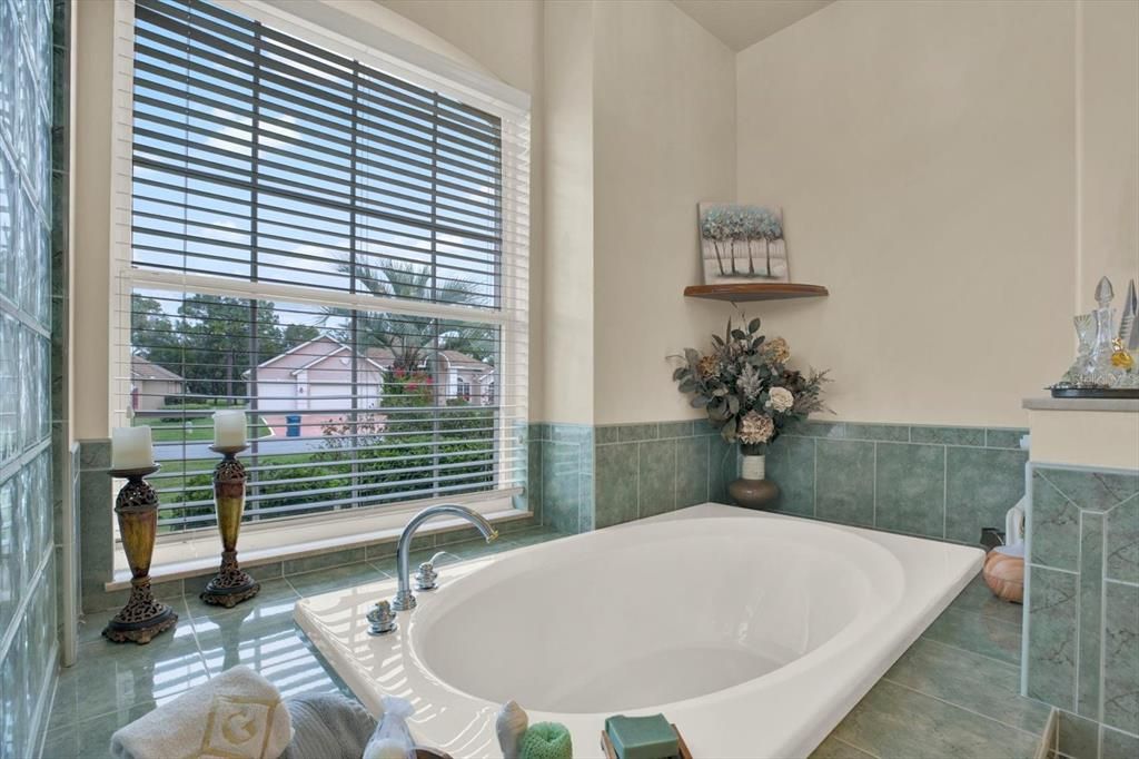 For Sale: $565,000 (3 beds, 3 baths, 2507 Square Feet)