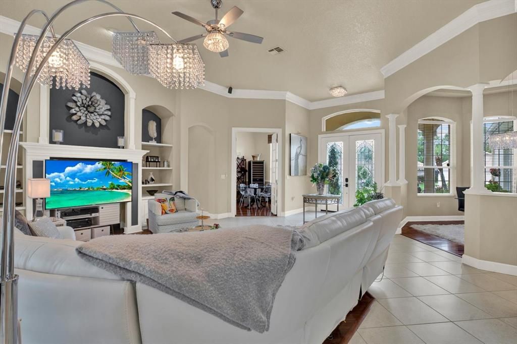 For Sale: $565,000 (3 beds, 3 baths, 2507 Square Feet)