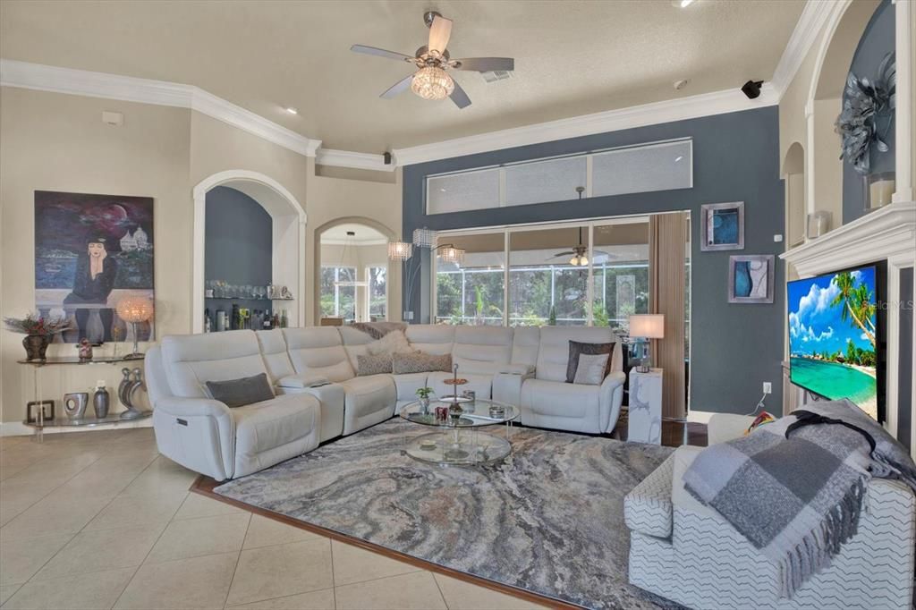 For Sale: $565,000 (3 beds, 3 baths, 2507 Square Feet)