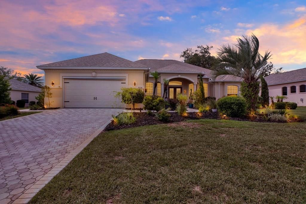 For Sale: $565,000 (3 beds, 3 baths, 2507 Square Feet)