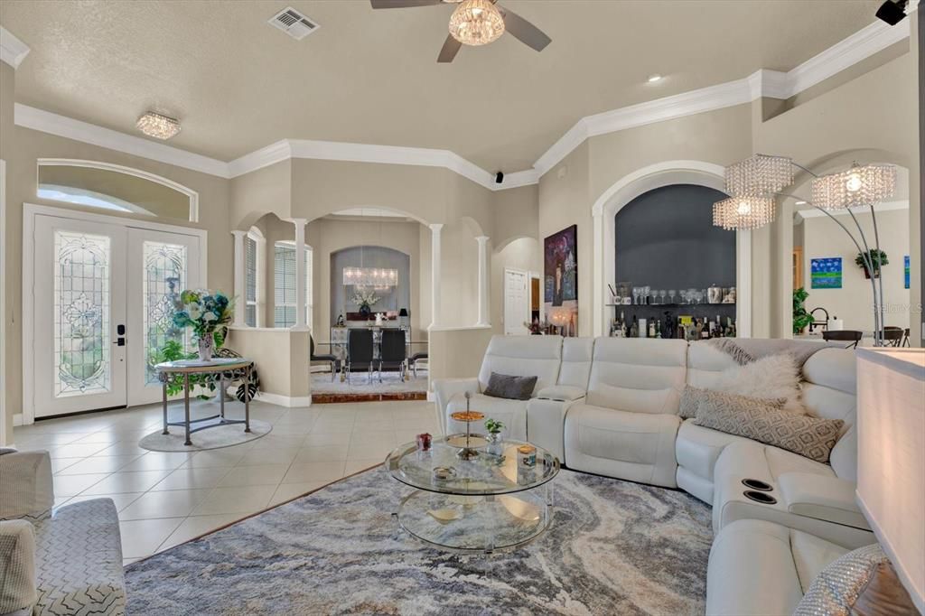 For Sale: $565,000 (3 beds, 3 baths, 2507 Square Feet)