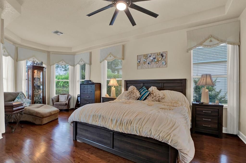 For Sale: $565,000 (3 beds, 3 baths, 2507 Square Feet)