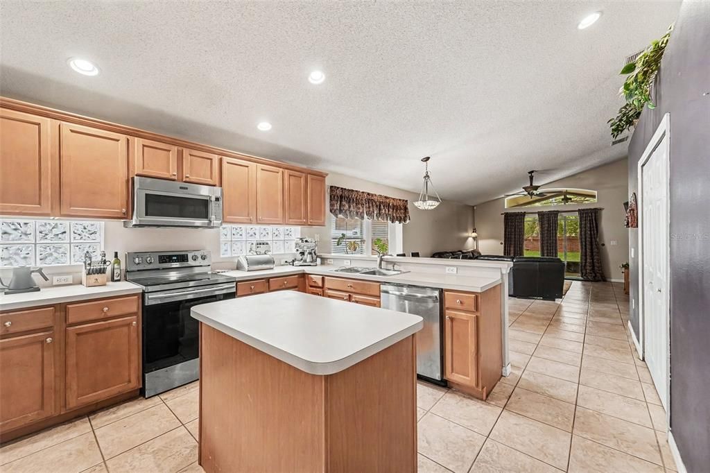 For Sale: $490,000 (4 beds, 2 baths, 2180 Square Feet)