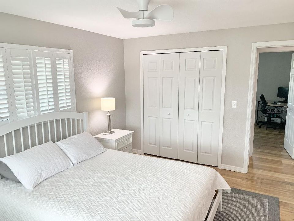 For Sale: $324,000 (2 beds, 2 baths, 1386 Square Feet)