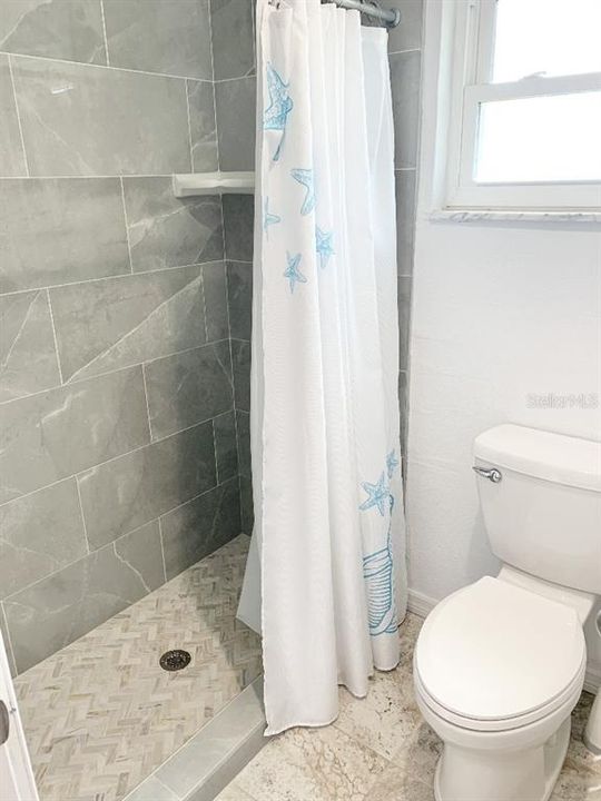 For Sale: $324,000 (2 beds, 2 baths, 1386 Square Feet)