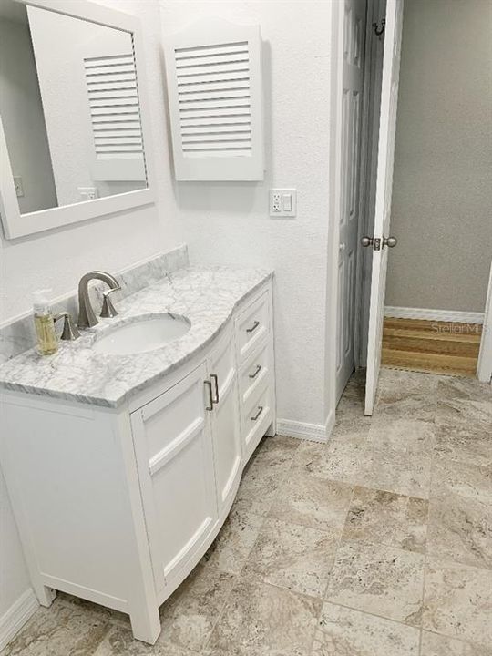 For Sale: $324,000 (2 beds, 2 baths, 1386 Square Feet)