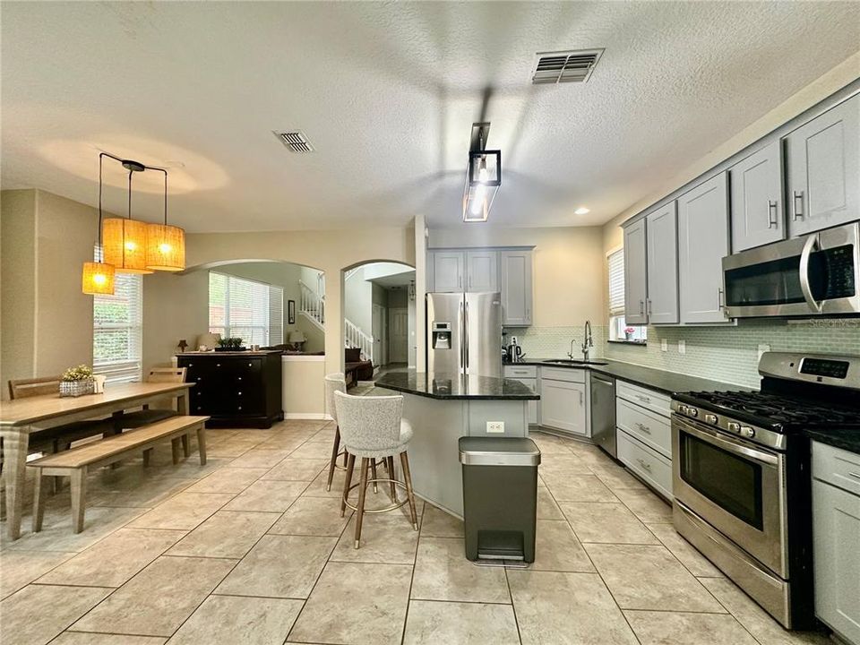 В аренду: $3,900 (4 спален, 2 ванн, 2293 Квадратных фут)