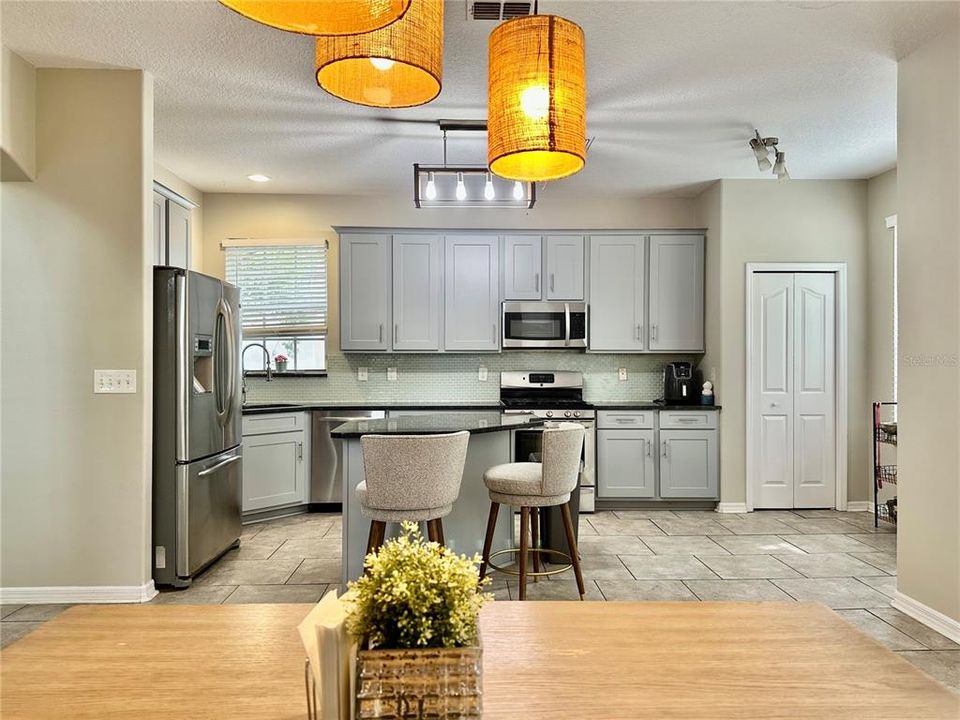 В аренду: $3,900 (4 спален, 2 ванн, 2293 Квадратных фут)