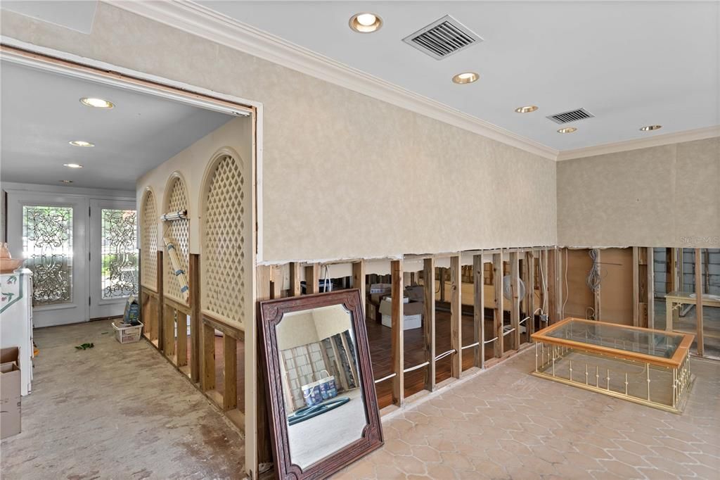 En Venta: $750,000 (5 camas, 2 baños, 2484 Pies cuadrados)