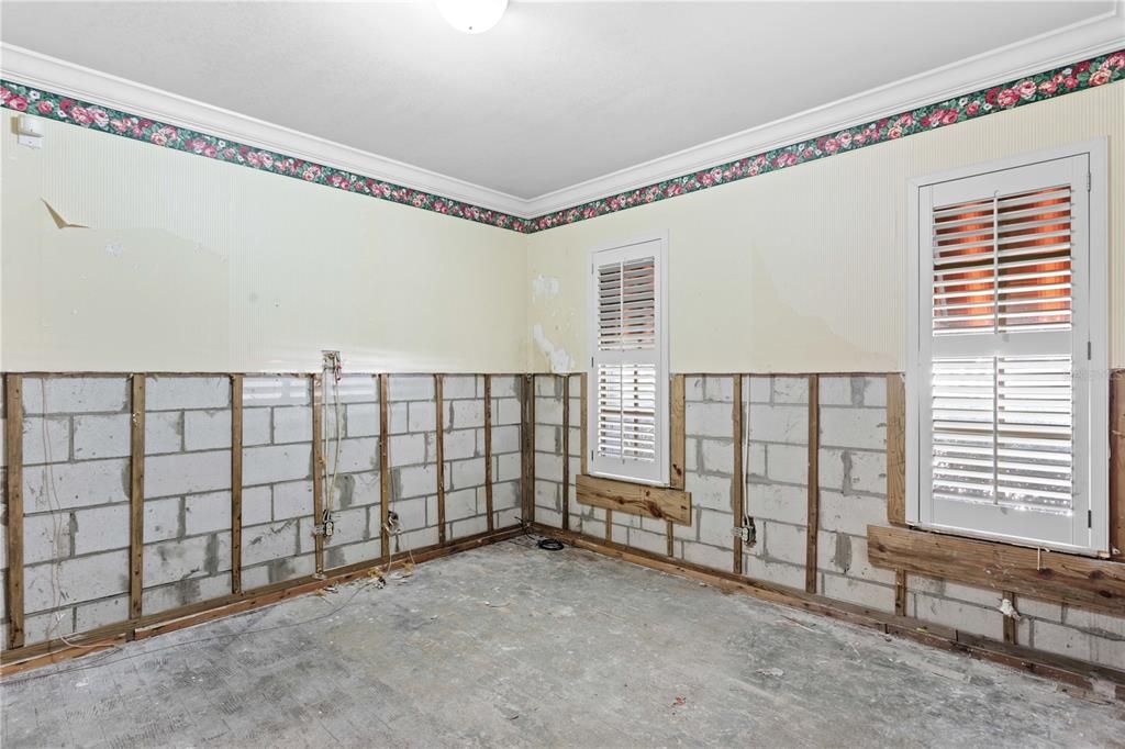 En Venta: $750,000 (5 camas, 2 baños, 2484 Pies cuadrados)
