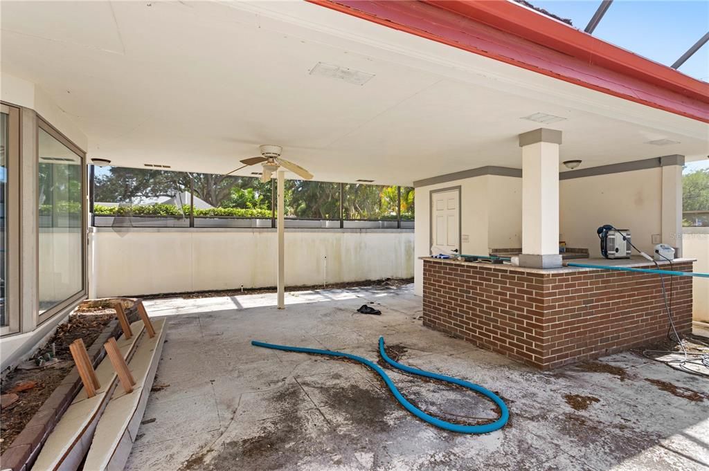 En Venta: $750,000 (5 camas, 2 baños, 2484 Pies cuadrados)