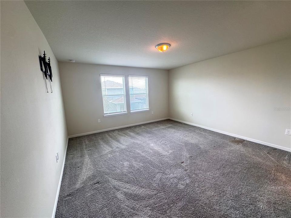 В аренду: $2,800 (5 спален, 3 ванн, 2504 Квадратных фут)