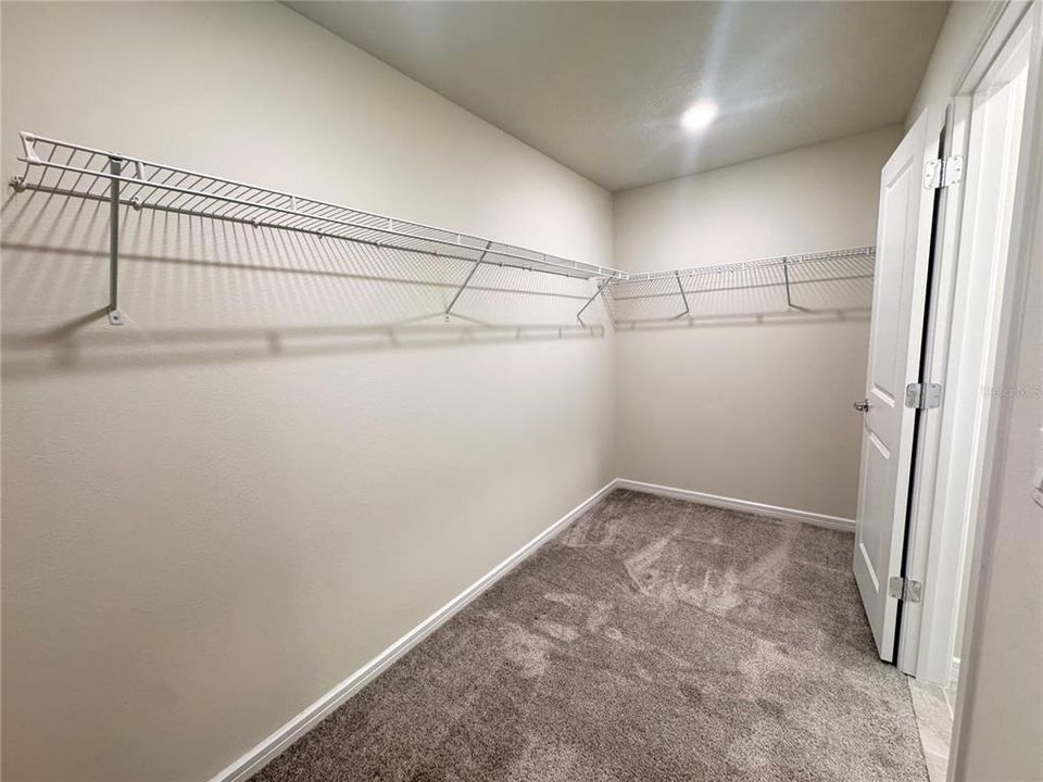 В аренду: $2,800 (5 спален, 3 ванн, 2504 Квадратных фут)
