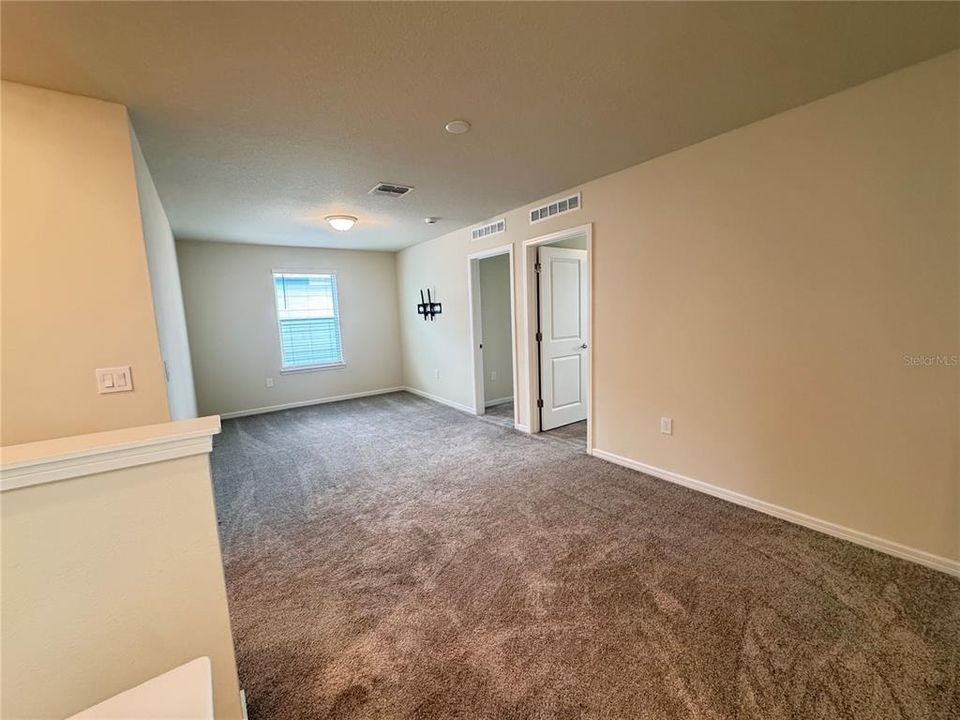 В аренду: $2,800 (5 спален, 3 ванн, 2504 Квадратных фут)