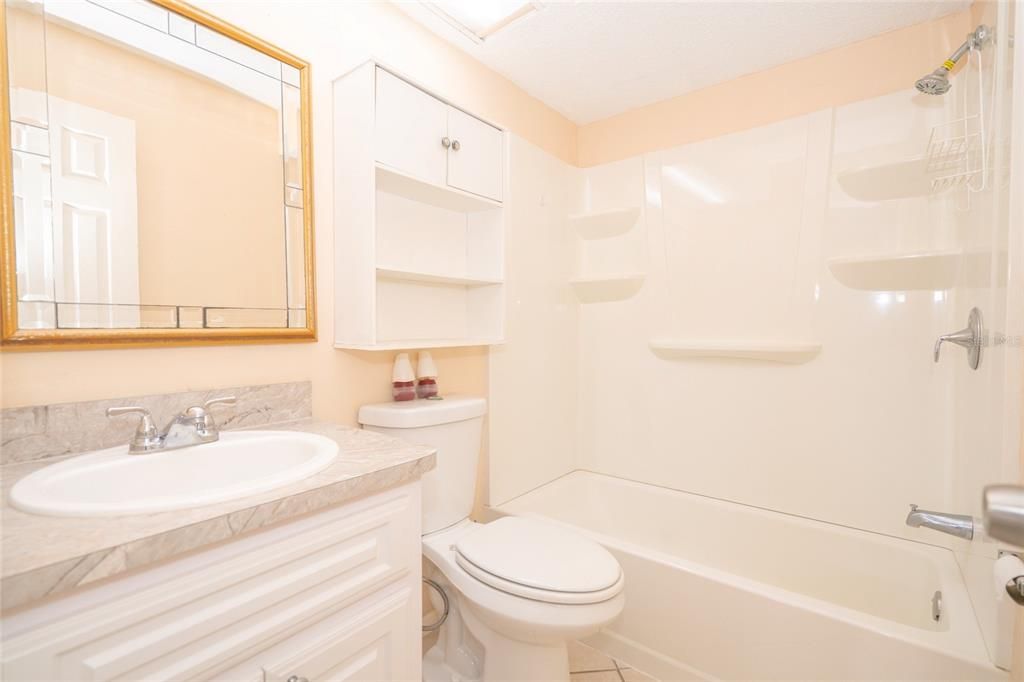 En Venta: $260,000 (3 camas, 2 baños, 1268 Pies cuadrados)
