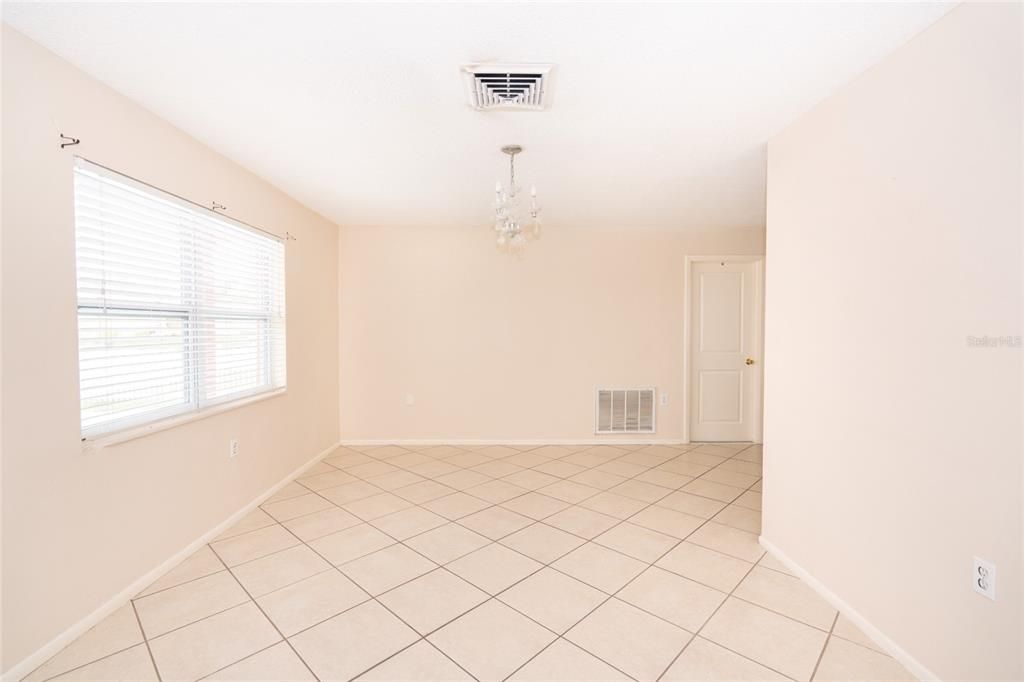 En Venta: $260,000 (3 camas, 2 baños, 1268 Pies cuadrados)