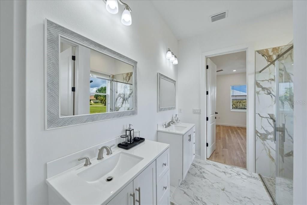For Sale: $395,000 (3 beds, 3 baths, 2214 Square Feet)