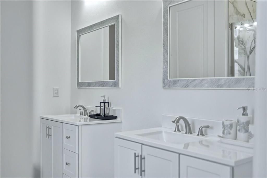 For Sale: $395,000 (3 beds, 3 baths, 2214 Square Feet)