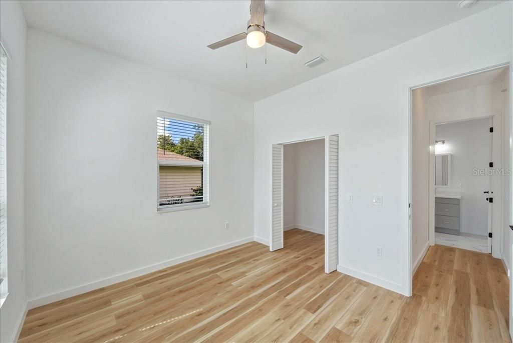 For Sale: $395,000 (3 beds, 3 baths, 2214 Square Feet)