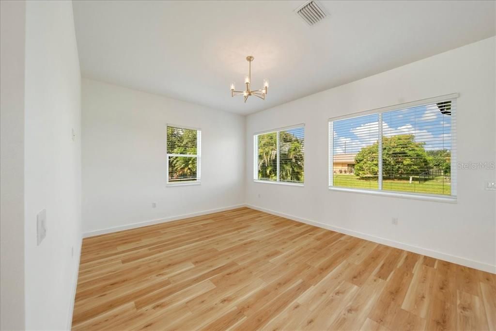 For Sale: $395,000 (3 beds, 3 baths, 2214 Square Feet)