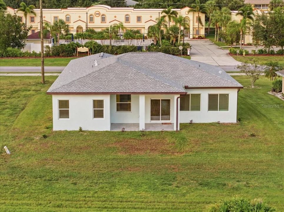 For Sale: $395,000 (3 beds, 3 baths, 2214 Square Feet)
