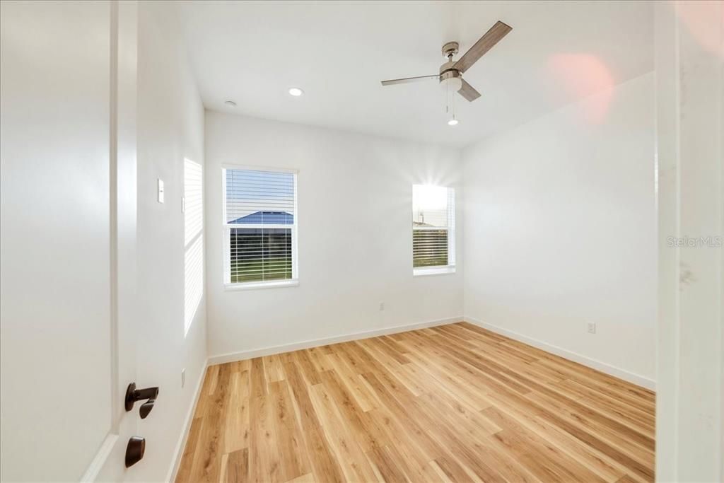 For Sale: $395,000 (3 beds, 3 baths, 2214 Square Feet)